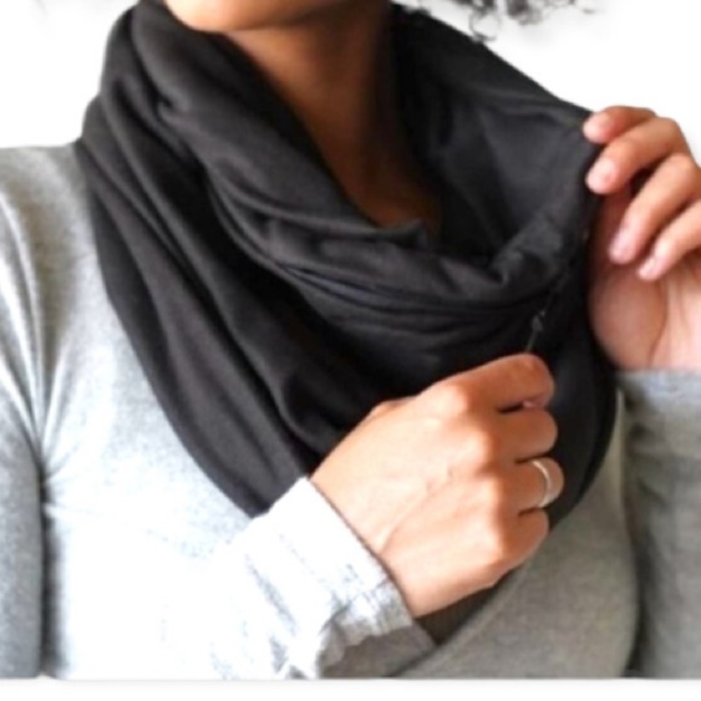 Beyond Yoga Black Infinity Scarf With Cell Phone Zipper Pocket